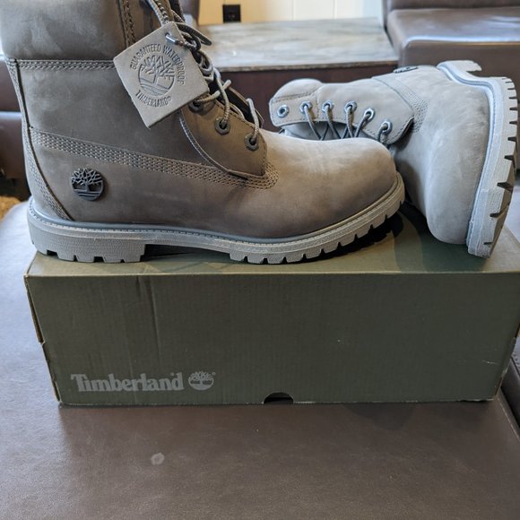 9.5 women's Timberland boot Grey Nubuck 6in - NEW - Picture 2 of 10
